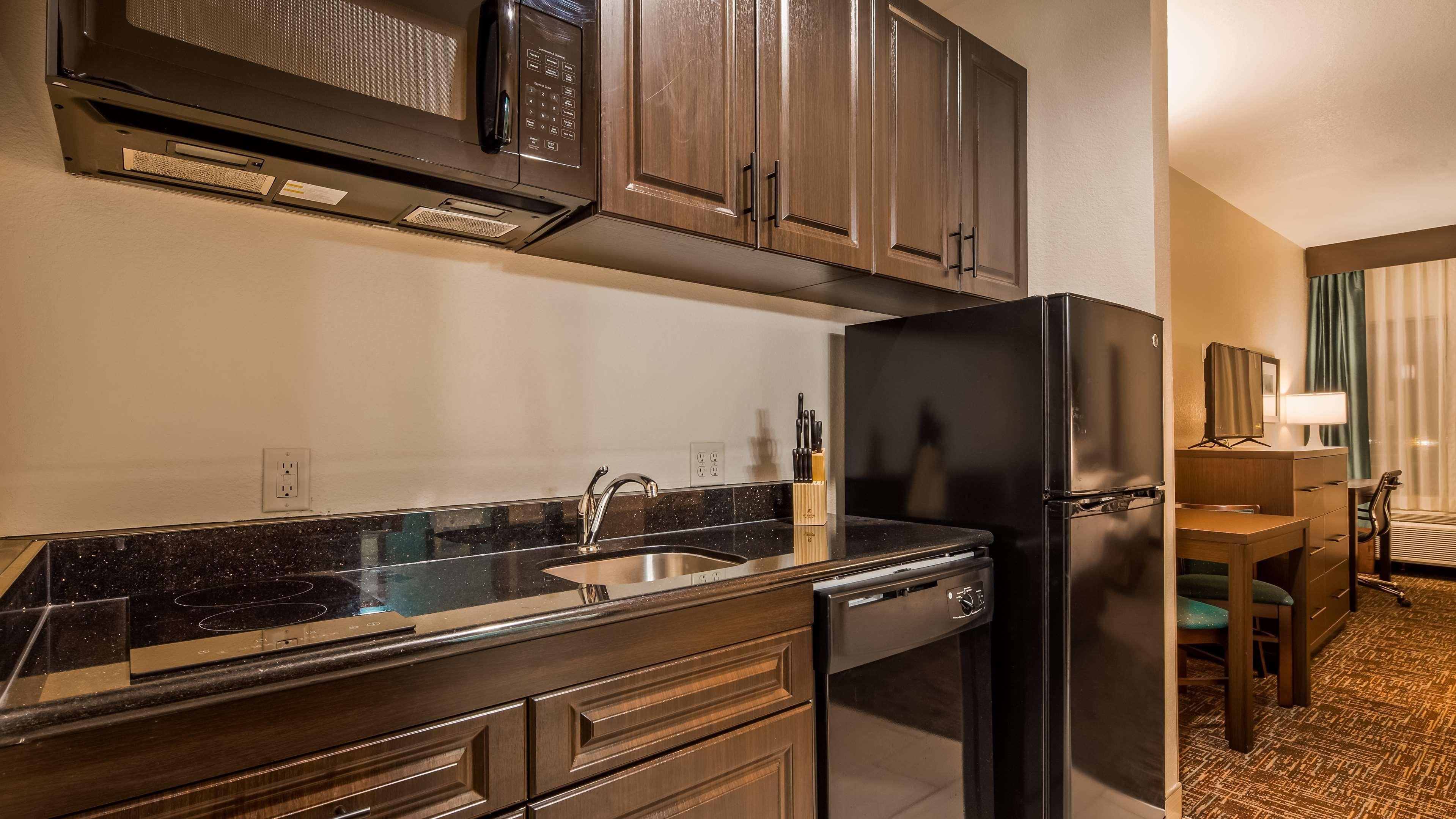 Best Western Plus/Executive Residency Elk City Bagian luar foto