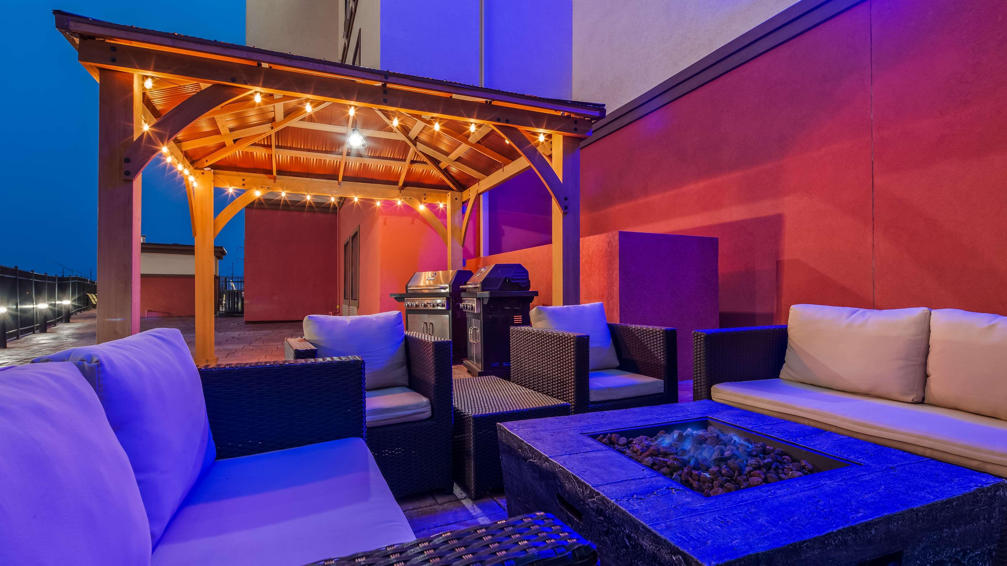 Best Western Plus/Executive Residency Elk City Bagian luar foto