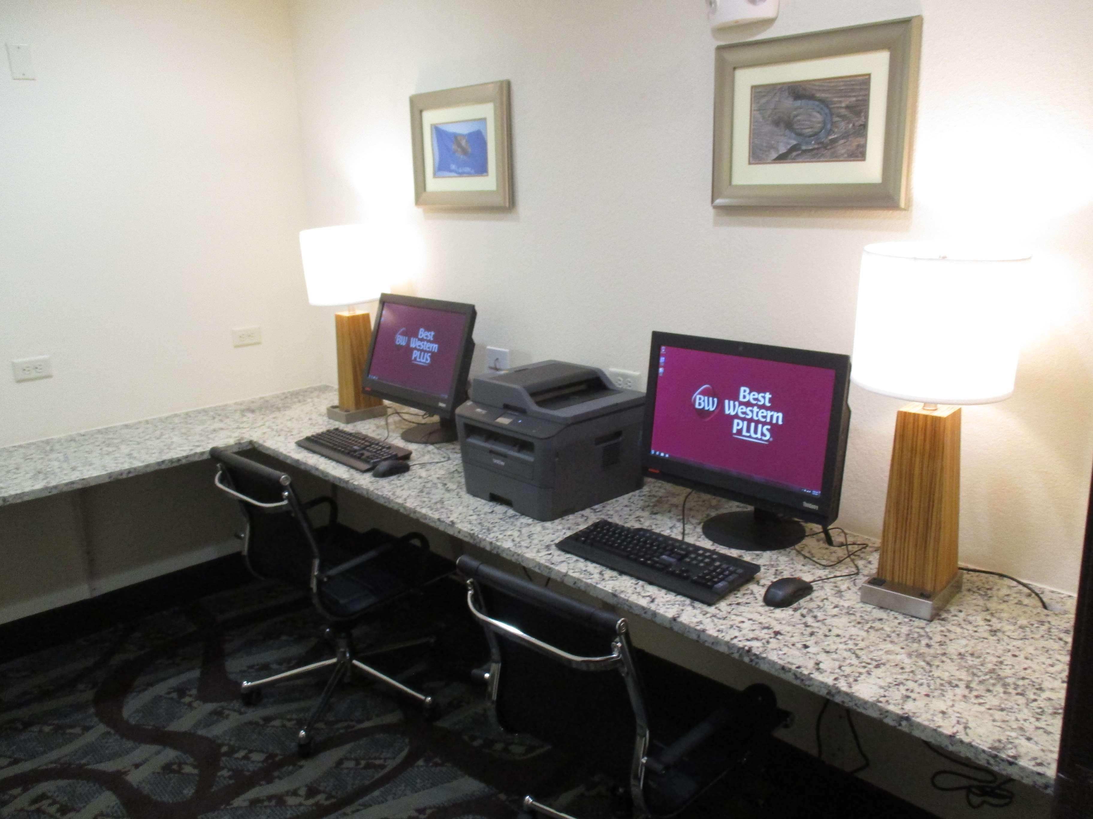 Best Western Plus/Executive Residency Elk City Bagian luar foto