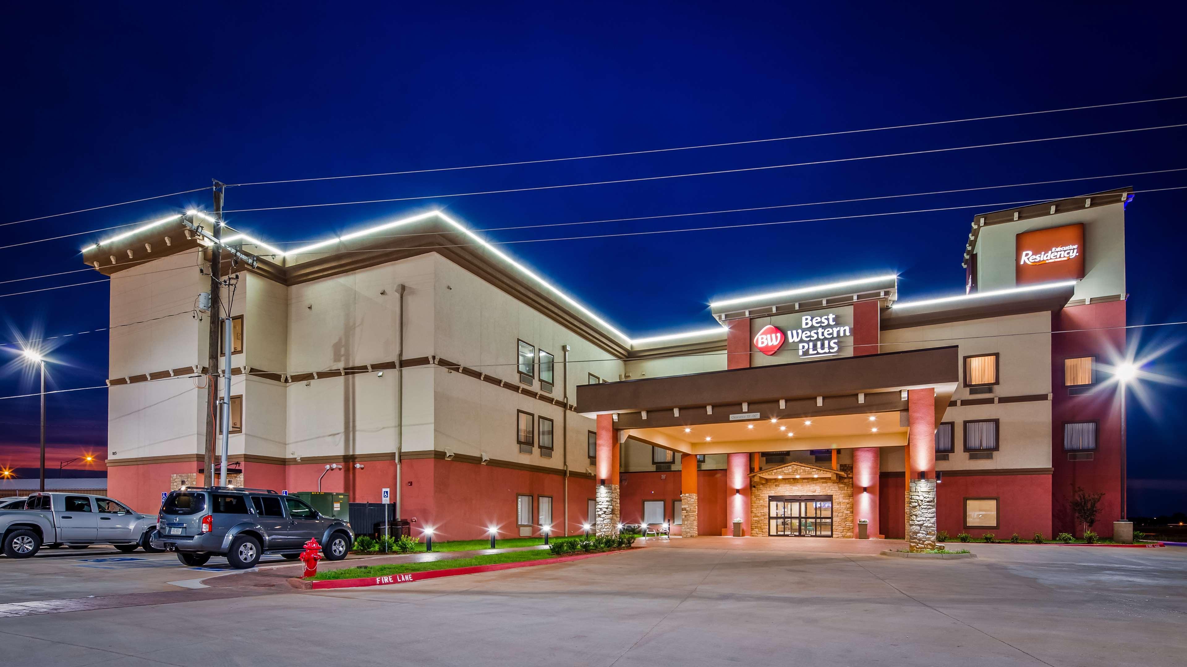 Best Western Plus/Executive Residency Elk City Bagian luar foto