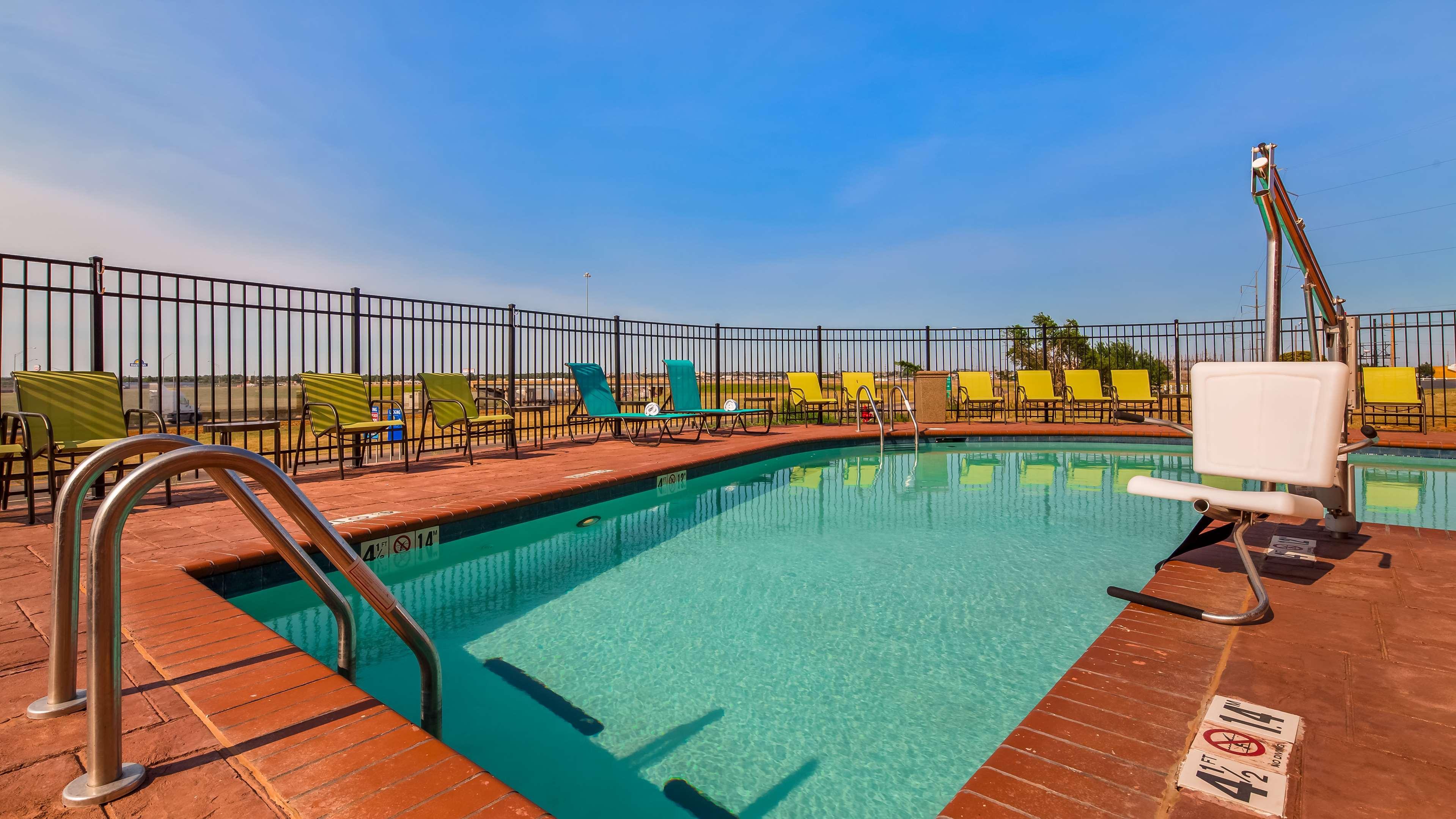 Best Western Plus/Executive Residency Elk City Bagian luar foto